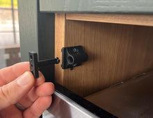 Carregar imagem no visualizador da galeria, Pro Fit Filler lock - Patented concealed locking system for filler panels. Quick and easy to fit